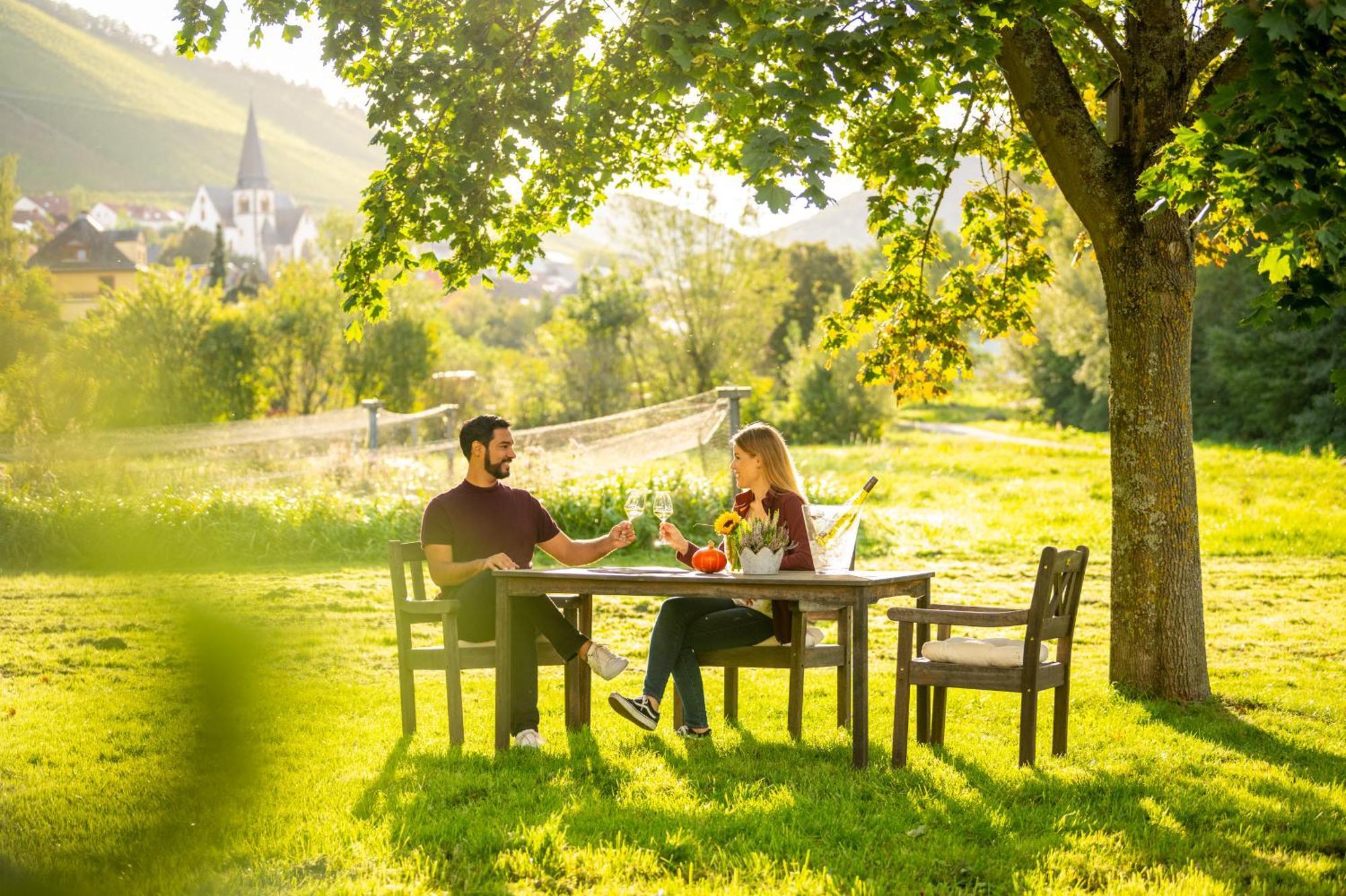 Weinhotel Restaurant Klostermuehle Ockfen Bagian luar foto